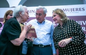 Rocha entregó reconocimientos a mujeres pioneras en el servicio público