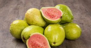 Conoce los múltiples beneficios al consumir frutas y verduras ricas en vitamina C