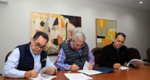 Firman Rector y Gobernador el convenio financiero para la radicación de recursos 2023