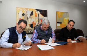 Firman Rector y Gobernador el convenio financiero para la radicación de recursos 2023