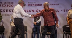 Consigue Rocha acuerdo para la venta de un millón de toneladas de maíz a Segalmex