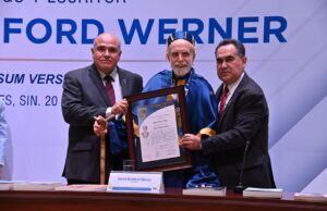 UAS distingue al biólogo David Werner con Doctorado Honoris Causa UAS distingue al biólogo David Werner con Doctorado Honoris Causa