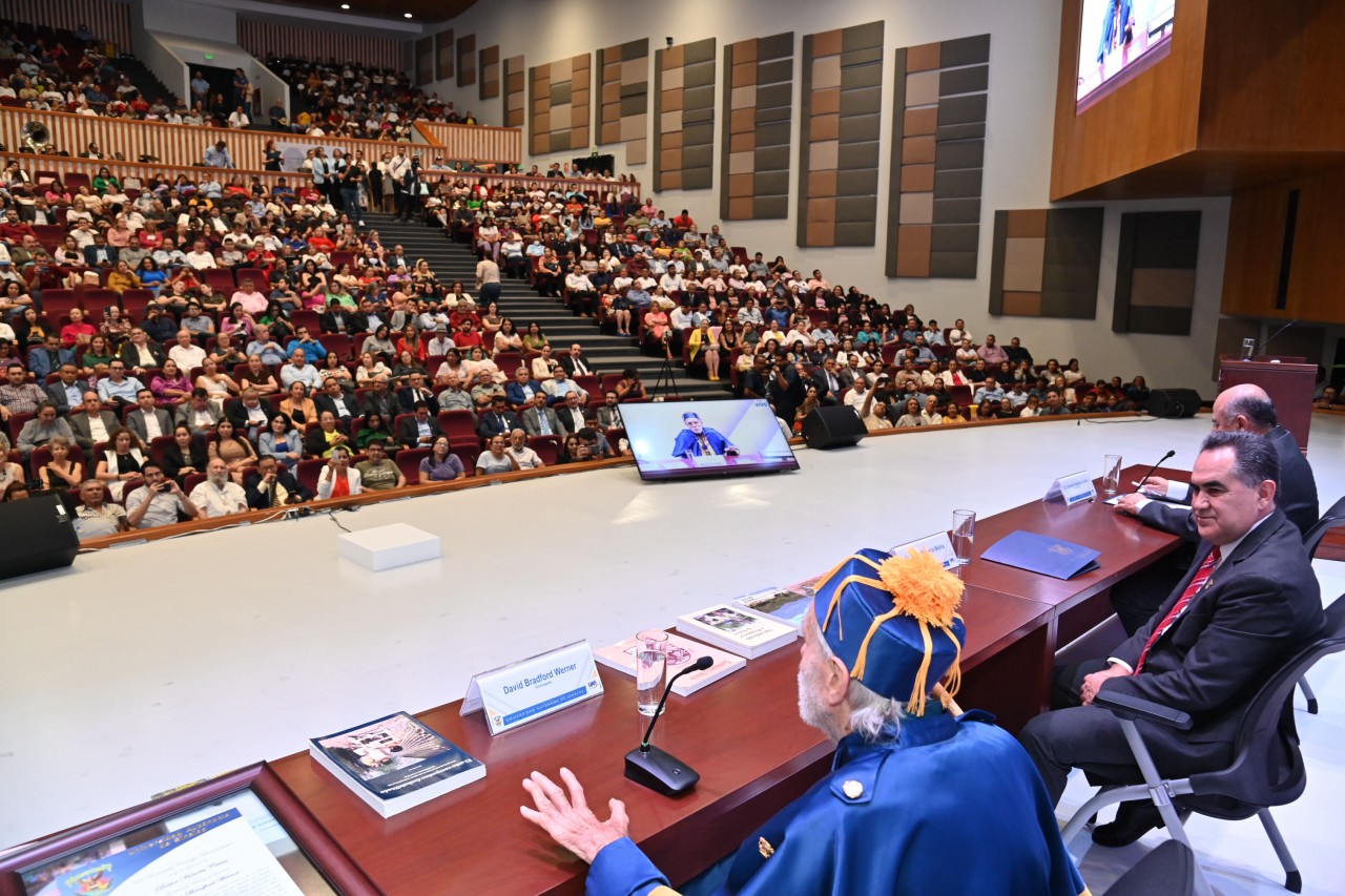 UAS distingue al biólogo David Werner con Doctorado Honoris Causa