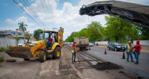 Continúa la renovación vial en el bulevar Pedro Infante y el fraccionamiento Prados del Sol II Continúa la renovación vial en el bulevar Pedro Infante y el fraccionamiento Prados del Sol II