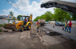 Continúa la renovación vial en el bulevar Pedro Infante y el fraccionamiento Prados del Sol II Continúa la renovación vial en el bulevar Pedro Infante y el fraccionamiento Prados del Sol II