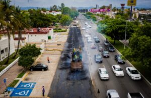 Reencarpetan vialidades aledañas al Hospital Psiquiátrico de Sinaloa Reencarpetan vialidades aledañas al Hospital Psiquiátrico de Sinaloa