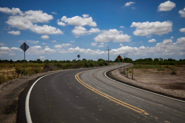 Inauguran pavimentación de caminos en el municipio de Navolato