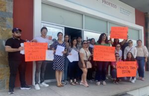 Seguidores de Sin Bandera exigen reembolso y acuden a PROFECO Seguidores de Sin Bandera exigen reembolso y acuden a PROFECO