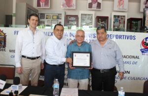 Rinden homenaje al periodista Antonio Velázquez, por su ingreso al Salón del Periodismo Deportivo Nacional