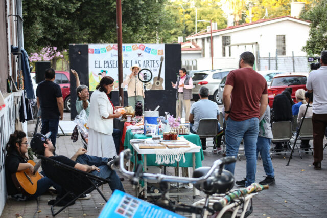 Este jueves hay trova y sax en el Paseo de las Artes