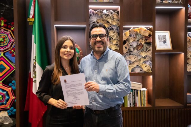 Juan de Dios Gámez toma protesta a Adalay Montaya como directora del Instituto MIA