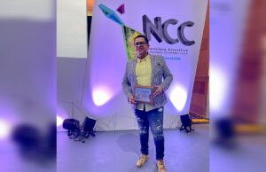 Entregan reconocimiento a Radio Sinaloa,