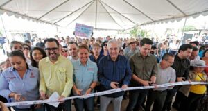 Inauguran calles en colonias de alta marginación de Culiacán