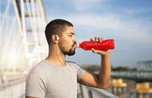 Cuídate de las bebidas energéticas podría provocar incremento de presión arterial, ansiedad, taquicardia y nerviosismo Cuídate de las bebidas energéticas podría provocar incremento de presión arterial, ansiedad, taquicardia y nerviosismo