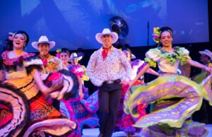 Compañía Folclórica Sinaloense apertura gala con espectacular presentación en el MIA