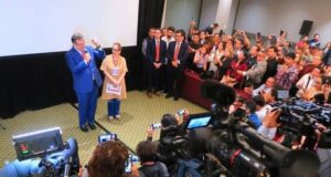 Denuncia Ebrard presuntas irregularidades en encuestas y pide reponer el proceso