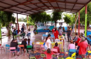 Cocina móvil ALAJIBUA de DIF Culiacán, lleva alimento caliente a albergue en El pinole