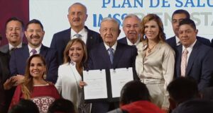 Rocha firma el acuerdo de federalización del Programa IMSS Bienestar con AMLO y demás gobernadores