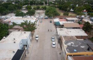 Rocha y Gámez entregan obras de pavimentación en la colonia Pemex y Ferrocarrilera