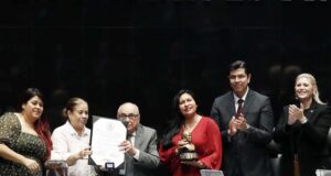 Entrega Senado reconocimiento “Dr. Jesús Kumate” a Alejandro Llausás Vargas, médico y académico de la UAS