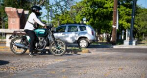 Ayuntamiento aplica pintura termoplástica para mejorar la movilidad en Culiacán