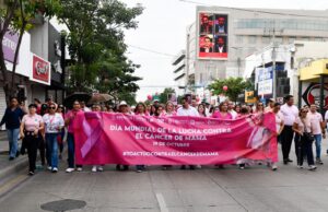 Realizan caminata como un llamado a tomar conciencia y prevención en la lucha contra el cáncer de mama