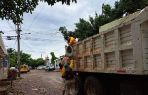Llega a la colonia Progreso el ‘Programa de Descacharrización’