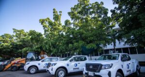 Entregan vehículos y maquinaria a JAPAC