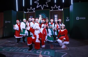 Bailables y música en vivo disfrutan asistentes de la verbena en la villa navideña