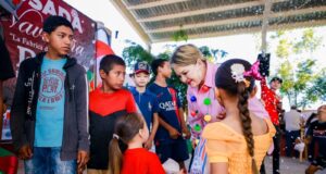 Continúa DIF Sinaloa regalando sonrisas a través de las Caravanas Navideñas