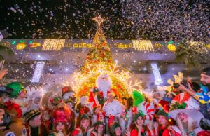 Viven familias sinaloenses espíritu navideño en Encendido del Árbol de DIF Estatal