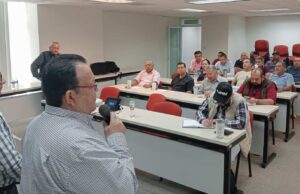 Exploran el gobierno de Sinaloa y permisionarios innovaciones tecnológicas para mejorar operación del transporte urbano