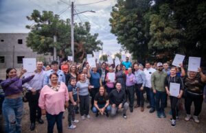 Entregan 83 escrituras a habitantes del Campo El Diez