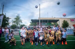 Ayuntamiento entrega cancha de futbol en Barrancos e inicia construcción de una más en Alturas del Sur