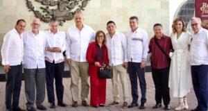 Asiste Rocha a la conmemoración del natalicio de Benito Juárez en Guelatao