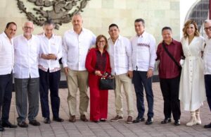 Asiste Rocha a la conmemoración del natalicio de Benito Juárez en Guelatao