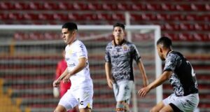 Dorados pierde ante Leones Negros