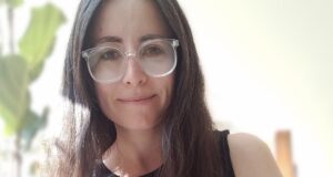 Invitan a Conversaciones en el Jardín con la artista Adriana Salazar