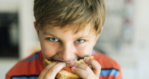 ¿Cómo prevenir la obesidad en los niños?