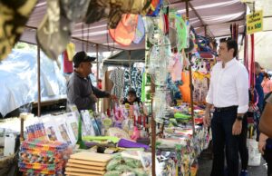 Alcalde de Culiacán supervisa seguridad y servicios públicos en el tianguis Los Huizaches