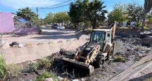 Limpieza y desazolve de arroyos y canales de la ciudad registra avance del 60 por ciento