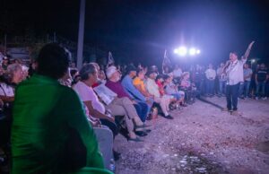 Candidato promete pavimentación en Colonia Diaz Ordaz