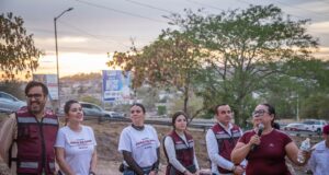 Candidato se compromete a pavimentar todas las calles de la colonia Francisco Alarcón