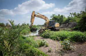 Supervisan limpieza en arroyos y canales de la ciudad