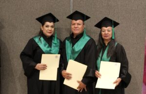 Madre, abuela y ahora exalumna de COBAES; concluye Ruth Reyes su bachillerato: “el estudio provee un futuro mejor”