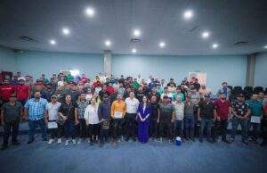 Trabajadores Agrícolas Temporales sinaloenses salen a Canadá; estarán 8 meses