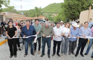 Rocha inaugura obras de pavimentación en Badiraguato