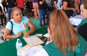 Entregan DIF Bienestar y Renapo más de 300 actas de registro civil de forma gratuita en Culiacán