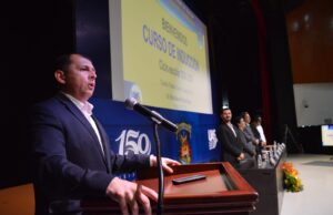 Convoca Robespierre a estudiantes de nuevo ingreso de la FCA a prepararse por la defensa de la autonomía