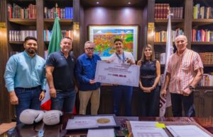 Reciben Marco Verde y su entrenador apoyos por sus logros olímpicos en París 2024